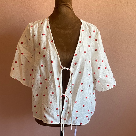 Vero Moda White Top with Red Polka Dots - Picture 1 of 12
